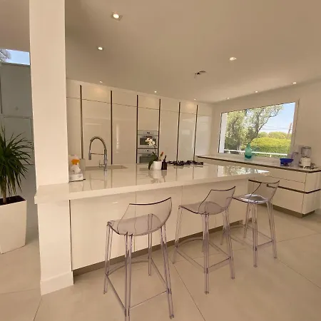 Californienne Standing Villa *